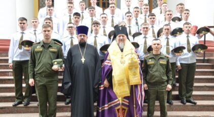 На ратные подвиги благословили молодых офицеров